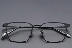 BS1913-0866_Black_Rectangular_Titanium_glasses_front