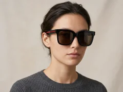 BS2012-1157_Black_Rectangular_Acetate_sunglasses_corner-tryon_female