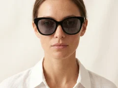 BS2012-1162_Black_Oval_Acetate_sunglasses-tryon_female