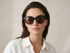 BS2012-1165_Black_Oval_Acetate_sunglasses_corner-tryon_female