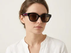 BS2012-1167_Black_Butterfly_Acetate_sunglasses_corner-tryon_female