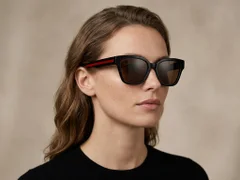 BS2012-1168_Black_Butterfly_Acetate_sunglasses_corner-tryon_female