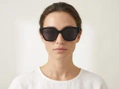 BS2012-1169_Black_Butterfly_Acetate_sunglasses-tryon_female