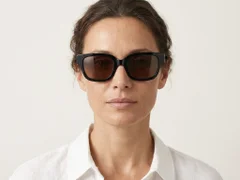 BS2012-1172_Black_Rectangular_Acetate_sunglasses-tryon_female