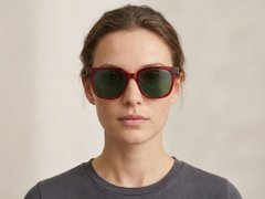 BS2012-1184_Red_Oval_Acetate_sunglasses_corner-tryon_female