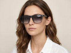 BS2012-1210_Grey_Rectangular_Acetate_sunglasses_corner-tryon_female