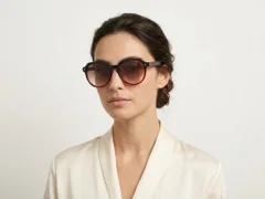 BS2012-1212_Red_Oval_Acetate_sunglasses_corner-tryon_female