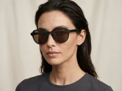 BS2012-1215_Green_Oval_Acetate_sunglasses_corner-tryon_female