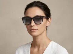 BS2012-1216_Black_Rectangular_Acetate_sunglasses_corner-tryon_female