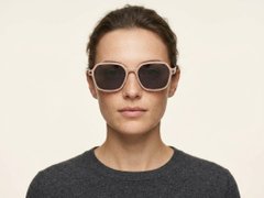 BS2012-1222_Cream_Geometric_Acetate_sunglasses_corner-tryon_female
