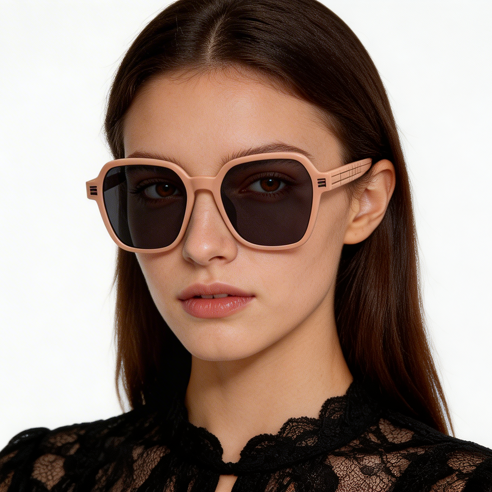 bs2012-1222_cream_geometric_acetate_sunglasses_model