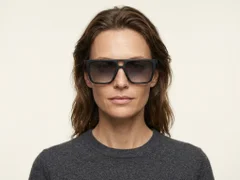 BS2012-1240_Black_Aviator_Acetate_sunglasses_corner-tryon_female