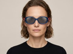 BS2012-1250_Blue_Oval_Acetate_sunglasses_corner-tryon_female