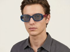 BS2012-1250_Blue_Oval_Acetate_sunglasses_corner-tryon_male