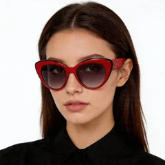 bs2012-1265_red_butterfly_acetate_sunglasses_model