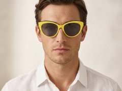 BS2012-1267_Yellow_Butterfly_Acetate_sunglasses-tryon_male