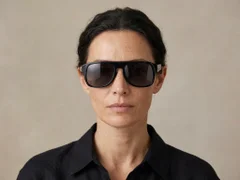 BS2012-1274_Black_Aviator_Acetate_sunglasses_corner-tryon_female