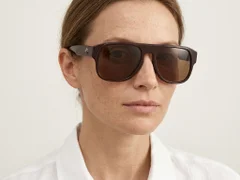 BS2012-1277_Brown_Aviator_Acetate_sunglasses_corner-tryon_female