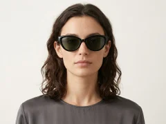 BS2012-1312_Black_Butterfly_Acetate_sunglasses_corner-tryon_female