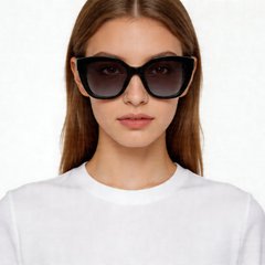 bs2012-1363_black_geometric_acetate_sunglasses_model