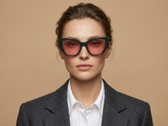 BS2012-1393_Green_Butterfly_Acetate_sunglasses_corner-tryon_female