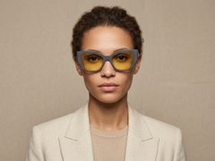 BS2012-1394_Grey_Butterfly_Acetate_sunglasses-tryon_female