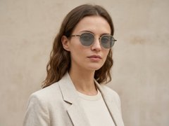 BS2012-1962_Golden_Oval_Metal_Sunglasses_corner-tryon_female