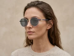 BS2012-1963_Silver_Oval_Metal_Sunglasses_corner-tryon_female