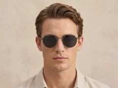 BS2012-1981_Grey_Oval_Metal_Sunglasses_corner-tryon_male