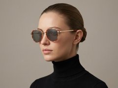 BS2012-2694_Tortoiseshell_Oval_Metal_Sunglasses-tryon_female