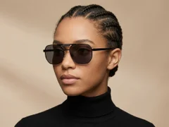 BS2012-2708_Black_Aviator_Metal_Sunglasses-tryon_female