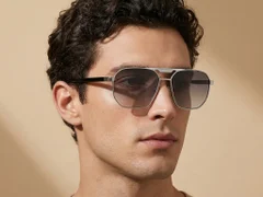 BS2012-2710_Silver_Aviator_Metal_Sunglasses-tryon_male