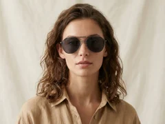 BS2012-2734_Grey_Aviator_Metal_Sunglasses-tryon_female