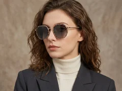 BS2012-2762_Tortoiseshell_Geometric_Metal_Sunglasses-tryon_female