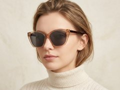 BS2012-2780_Brown_Butterfly_Acetate_Sunglasses-tryon_female
