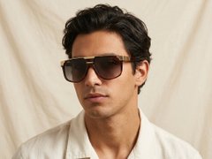 BS2012-2800_Tortoiseshell_Aviator_Acetate_Sunglasses-tryon_male