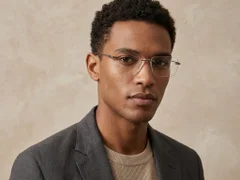 BS2012-2896_Grey_Invisible_Metal_Glasses-tryon_male