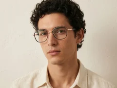BS2012-3043_Black_Butterfly_Metal_Glasses-tryon_male