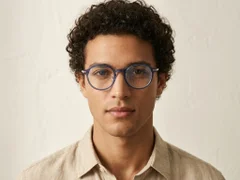 BS218-0525_Blue_Oval_TR90_Glasses_corner-tryon_male