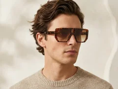 BS225-0002_Tortoiseshell_Aviator_Plastic_Sunglasses-tryon_male