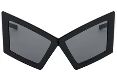 BS225-0019_Black_Butterfly_Plastic_Sunglasses_front