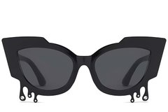 BS225-0046_Black_Butterfly_Plastic_Sunglasses-front