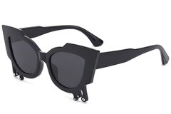 BS225-0046_Black_Butterfly_Plastic_Sunglasses_corner