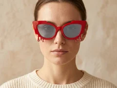BS225-0048_Red_Butterfly_Plastic_Sunglasses-tryon_female