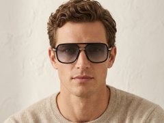 BS225-0059_Black_Aviator_Plastic_Sunglasses-tryon_male