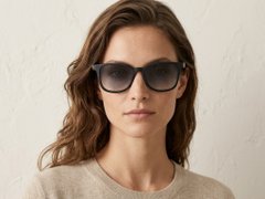 BS225-0089_Black_Rectangular_Plastic_Sunglasses-tryon_female