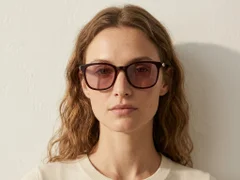 BS225-0092_Red_Rectangular_Plastic_Sunglasses-tryon_female