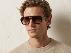 BS225-0101_Tortoiseshell_Aviator_Plastic_Sunglasses_corner-tryon_male