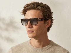 BS225-0107_Tortoiseshell_Rectangular_Plastic_Sunglasses_corner-tryon_male