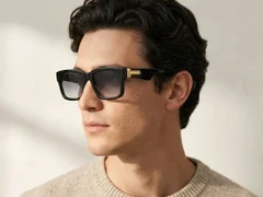 BS225-0108_Black_Rectangular_Plastic_Sunglasses_corner-tryon_male